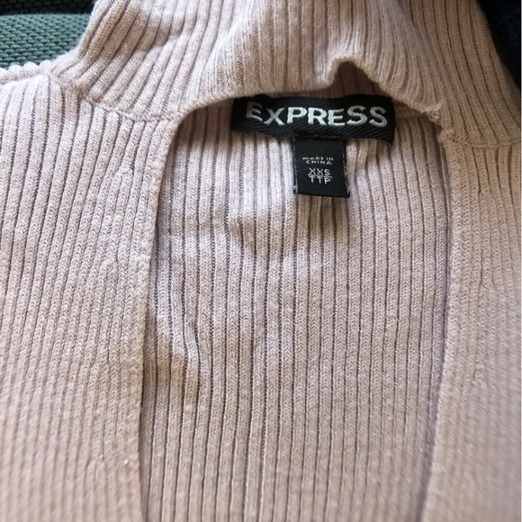 2 Jeans&Tops, 1 Pants for the Price of 1 - Picture 4 of 8